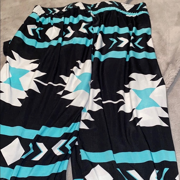 Thin Joggers - Picture 2 of 2